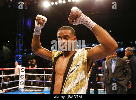 Errol Spence célèbre après avoir battu Kell Brook durant leur combat de championnat du monde IBF super-légers à Bramall Lane, Sheffield. Banque D'Images