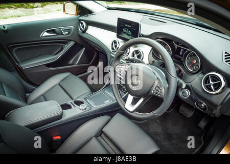 Hong Kong, Chine, le 28 avril 2017 : Mercedes-Benz GLA 200 intérieur le 28 avril 2017 à Hong Kong. Banque D'Images