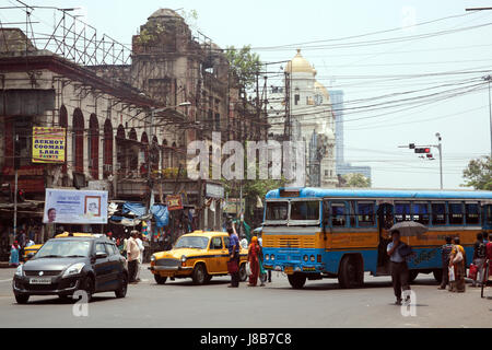 Chowringhee Road avec le Metropolitan Building dans la distance, Kolkata - Calcutta - West Bengal India Banque D'Images