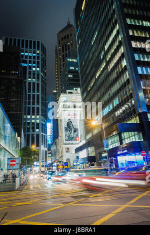 Trafic de nuit à Central, Hong Kong Banque D'Images