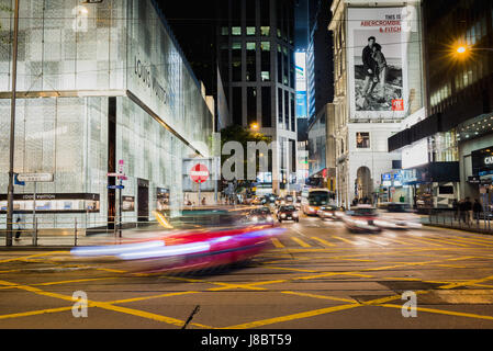 Trafic de nuit à Central, Hong Kong Banque D'Images