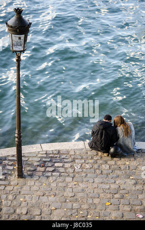 Sur la rive des amoureux Banque D'Images