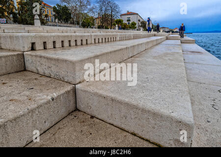 Dalmatie Zadar d'installations artistiques sur le front - orgue de la mer Banque D'Images