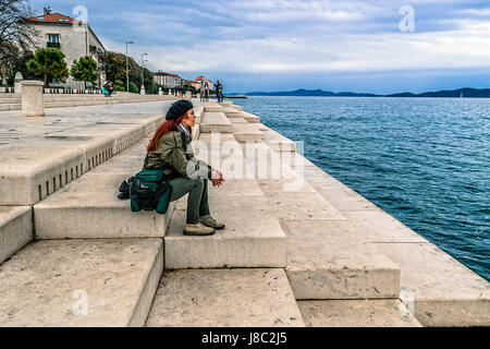 Dalmatie Zadar d'installations artistiques sur le front - orgue de la mer Banque D'Images