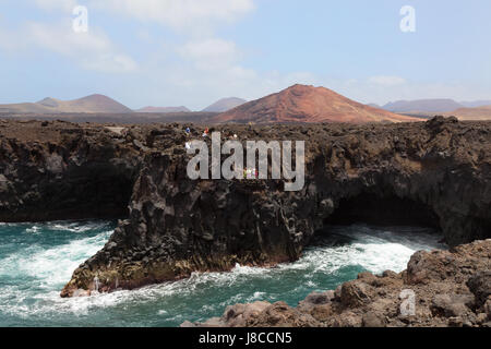 Volcan Lanzarote - volcans, les coulées et les grottes de la mer, - des exemples d'activité volcanique sur la côte à Los Hervideros, Lanzarote, Îles Canaries Banque D'Images