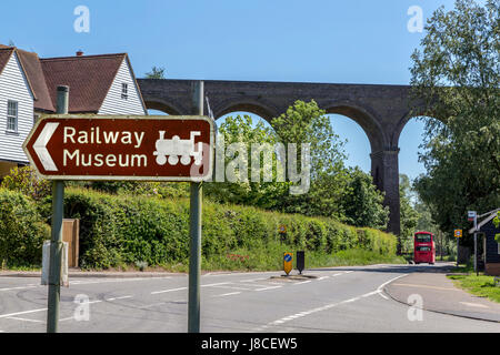 Dans le viaduc CHAPPEL COLNE VALLEY PRÈS DE COLCHESTER Banque D'Images