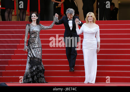 Eva Green, Roman Polanski et Emmanuelle Seigner qui fréquentent l''D'après une histoire vraie / Basé sur une histoire vraie' premiere pendant le 70e Festival du Film de Cannes au Palais des Festivals le 27 mai 2017 à Cannes, France | dans le monde entier Banque D'Images