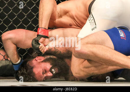 Ericsson Globe, Stockholm, Suède. 28 mai, 2017. Jack Nicholson Hermansson bat Alex lors de l'UFC Fight Night Crédit : Stockholm Dan Cooke/ Alamy Live News Banque D'Images