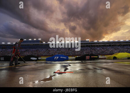 Concord, NC, USA. 28 mai, 2017. 28 mai 2017 - Concord, NC, USA : Fortes pluies place une retenue sur le Coca Cola 600 à Charlotte Motor Speedway à Concord, NC. Crédit : Justin R. Noe Asp Inc/ASP/ZUMA/Alamy Fil Live News Banque D'Images