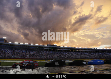 Concord, NC, USA. 28 mai, 2017. 28 mai 2017 - Concord, NC, USA : Fortes pluies place une retenue sur le Coca Cola 600 à Charlotte Motor Speedway à Concord, NC. Crédit : Justin R. Noe Asp Inc/ASP/ZUMA/Alamy Fil Live News Banque D'Images