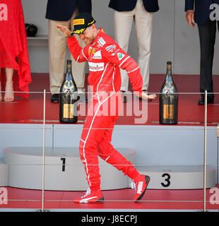 Monaco. 28 mai, 2017. Sebastian Vettel Ferrari Champion d'Allemagne célèbre sur le podium de la Grand Prix de Monaco de Formule 1 à Monaco, le 28 mai 2017. Crédit : Michael Alesi/Xinhua/Alamy Live News Banque D'Images