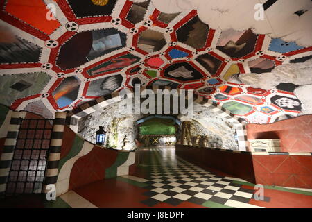 Stockholm. 23 mai, 2017. Photo prise le 23 mai 2017 présente une vue de la métro à Stockholm, capitale de la Suède. Le métro de Stockholm est appelée la galerie d'art la plus longue du monde en raison de ses célèbres décorations colorées. Credit : Gong Bing/Xinhua/Alamy Live News Banque D'Images