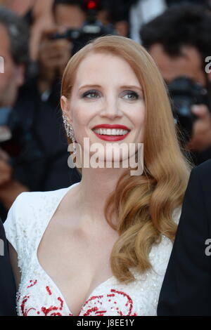 Cannes, France. 28 mai, 2017. CANNES, FRANCE - 28 MAI : Jessica Chastain, membre du jury assiste à la cérémonie de clôture au cours de la 70e assemblée annuelle du Festival du Film de Cannes au Palais des Festivals le 28 mai 2017 à Cannes, France Crédit : Frederick Injimbert/ZUMA/Alamy Fil Live News Banque D'Images