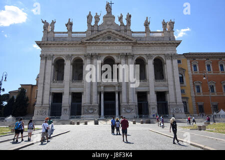 Le siège officiel du Pape, la basilique de St Jean de Latran est le rang le plus élevé de l'Église Catholique, Rome, Italie. Banque D'Images