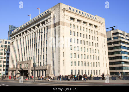 Adelaide House, un immeuble de bureaux à Londres, en Angleterre. Banque D'Images