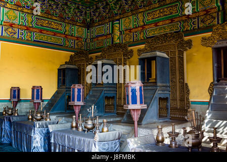 Autel avec des ustensiles rituels, Imperial Hall des cieux, l'entrepôt céleste, Temple du Ciel, Beijing, Chine Banque D'Images