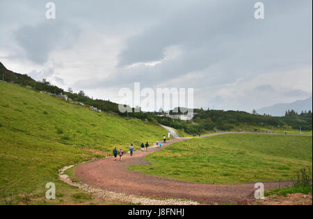 Kitzbühel, Tyrol, Autriche - le 29 août 2016. Lake dans le parc à thème Aventure du Trias sur la montagne de Steinplatte Waidring,dans le Tyrol, Autriche. Banque D'Images