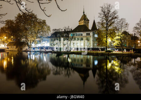 Musée national suisse (Schweizerisches Landesmuseum), à Zurich, Suisse de nuit Banque D'Images