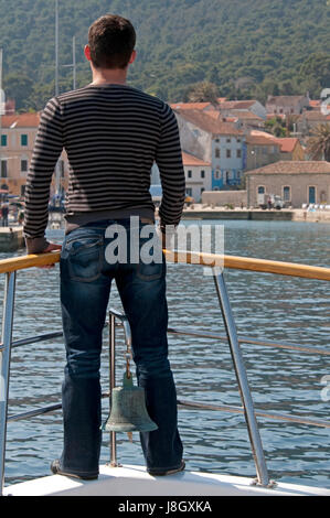 En arrivant dans le port de Veli Losinj en Croatie Banque D'Images