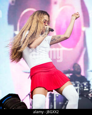 Rita Ora effectue au cours de la deuxième journée de BBC Radio 1's Big Weekend à Burton Constable Hall, Burton Constable, Skirlaugh à Hull. Banque D'Images