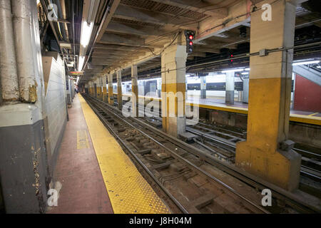 Les voies de train Amtrak métro penn station New York USA Banque D'Images