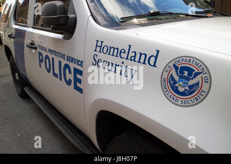 Ministère de la sécurité intérieure de protection fédéral véhicule de service avec logo New York USA Banque D'Images