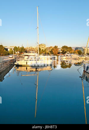 Sur les bateaux de mer Grèce Alimos Banque D'Images