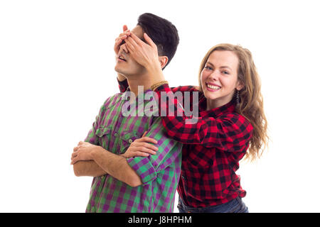 Jeune couple en chemises à carreaux Banque D'Images
