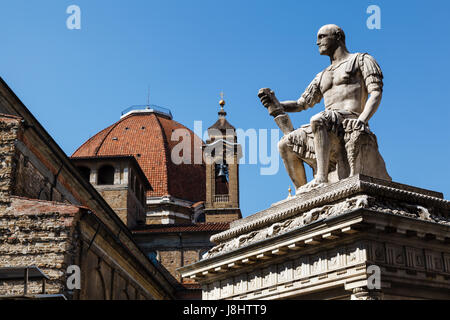 Statue de Giovanni delle Bande Nere à Piazza San Lorenzo par Baccio Bandinelli, Florence, Italie Banque D'Images