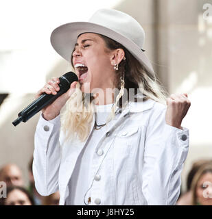 New York, NY, USA. 26 mai, 2017. Miley Cyrus joue sur NBC's "aujourd' Show Concert Series du Rockefeller Plaza. Banque D'Images