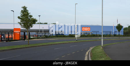SWINDON, Royaume-Uni - Mai 29, 2017 : Nouveau Swindon Depot pour TNT, Milne, façon G Park, Swindon Banque D'Images