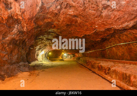 Intérieur de la mine de sel de Khewra, Khewra, Punjab, Pakistan Banque D'Images