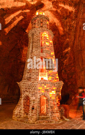 Intérieur de la mine de sel de Khewra, Khewra, Punjab, Pakistan Banque D'Images