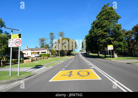 Kmp 40 vitesse limite signer dans une zone scolaire, New South Wales, NSW, Australie Banque D'Images