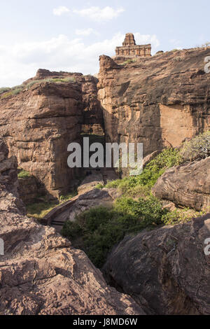 Vue du haut de Shivalaya Shivalaya inférieur, au nord de Fort Badami, Karnataka, Inde Banque D'Images