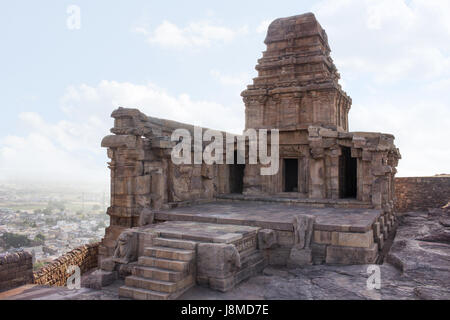 Shivalaya, Supérieur du temple du Nord Fort Badami, Karnataka, Inde Banque D'Images