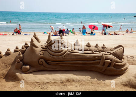 Monstre de mer plage sable sculpture sur Peniscola Banque D'Images