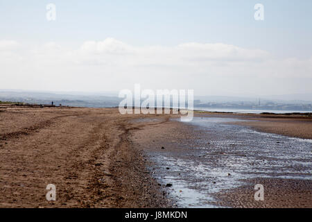 La plage de Troon à Ayr Ayrshire du sud vers l'Ecosse sur un matin de printemps ensoleillé calme Banque D'Images