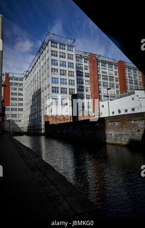 L'arrière de St James' immeuble, 79 rue d'Oxford de Manchester le chemin de halage du canal de Rochdale. Banque D'Images