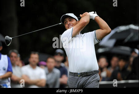 Virginia Water, Surrey, UK. 28 mai, 2017. Francesco Molinari (ITA) joue son coup de départ au 12e au cours de sa dernière série 68  +1 pour terminer finaliste à l'European Tour BMW PGA Championship sur le West Course au Wentworth Club, Surrey. © David Partridge / Alamy Live News Banque D'Images