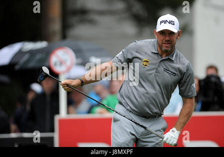 Virginia Water, Surrey, UK. 28 mai, 2017. Lee Westwood (ENG) montres sa route de la 12e té au cours de sa 73  +1 ronde finale de l'European Tour BMW PGA Championship sur le West Course au Wentworth Club, Surrey. © David Partridge / Alamy Live News Banque D'Images