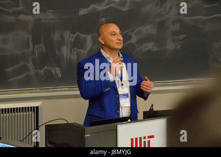 Cambridge, Massachusetts, USA. 29 mai, 2017. Imaginer l'Arménie Forum de Boston au Massachusetts Institute of Technology. Introduction par JACK ANTOUNIAN du réseau d'affaires arménien à propos de l'Arménie et l'implication de la Diaspora. Credit : Kenneth Martin/ZUMA/Alamy Fil Live News Banque D'Images