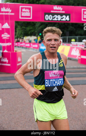 Londres, Royaume-Uni. 29 mai, 2017. Vitalité 2017 London Marathon 10 000 Crédit : Gary Mitchell/Alamy Live News Banque D'Images