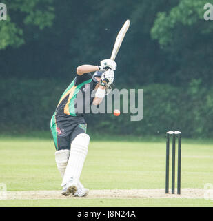 Brentwood, Essex, 29 mai 2017. T20 Cricket Brentwood Buccaneers vs Harold Wood à l'ancien comté Sol, Brentwood, l'établissement Brentwood a gagné par 10 bureaux de crédit : Ian Davidson/Alamy Live News Banque D'Images