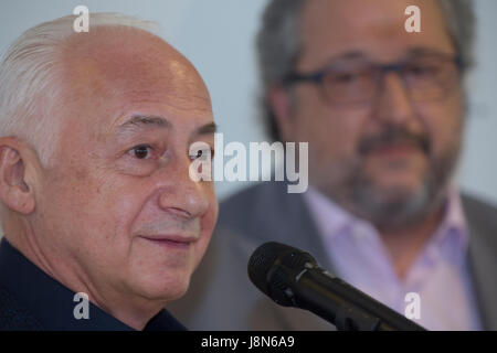 Moscou, Russie. 29 mai 2017. Vladimir Spivakov donne des interviews lors de la conférence de presse avant le début du 14ème festival international 'la vache rencontre des amis' à Moscou crédit: Nikolay Vinokurov/Alay Live News Banque D'Images