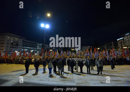 Athènes, Grèce, le 29 mai 2017. Les partisans d'Aube dorée sont devant le Parlement grec lors d'un rassemblement massif pour commémorer la chute de Constantinople aux Turcs ottomans en1453. Nicolas crédit Koutsokostas/Alamy Live News. Banque D'Images