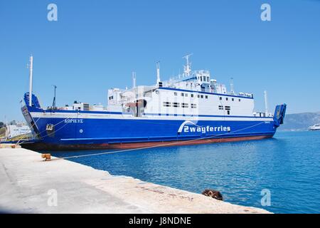 2 Way Ferries ferry Dorieus amarré au port de Réthymnon sur l'île grecque de Corfou le 23 juin 2014. Le 95 mtr navire a été construit en 1989 au Royaume-Uni Banque D'Images