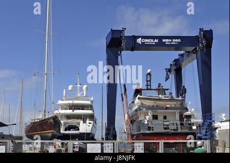Viareggio (Toscane, Italie), chantiers navals, construction de grands yachts de luxe Banque D'Images