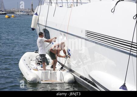 Viareggio (Toscane, Italie), les chantiers navals, la construction d'Overmarine yachts de luxe Banque D'Images