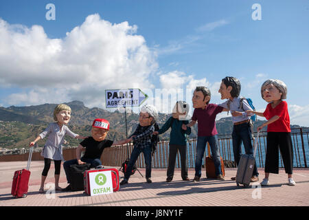 Taormina, Italie. 26 mai, 2017. L'action d'Oxfam à l'encontre de Donald Trump's indécision de l'accord climatique de Paris. Crédit : Antonio Melita/Pacific Press/Alamy Live News Banque D'Images